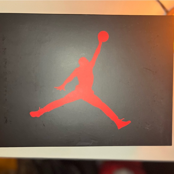 Brand New: Air Jordan 3 Retro (GS) - Picture 10 of 11